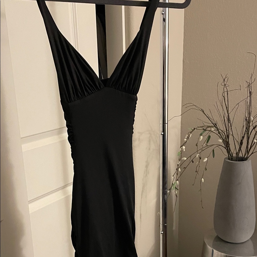 Elegant Black Sleeveless Dress